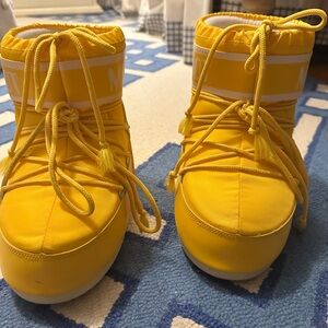 GUC, Moon Boot Icon Low Yellow Nylon Boots
